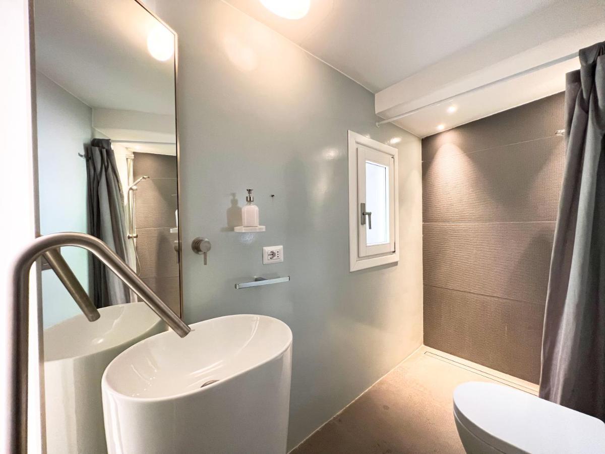 Luxury House & Secret Garden - Strategic Location, 100M To Metro B Apartamento Roma Exterior foto